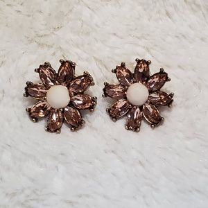 Flower Stud earrings in Light Pink